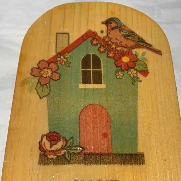 Hand Crafted Decoupage Pallet Board Key Holder - Picture 3 of 10